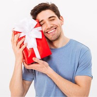 Подароци за него